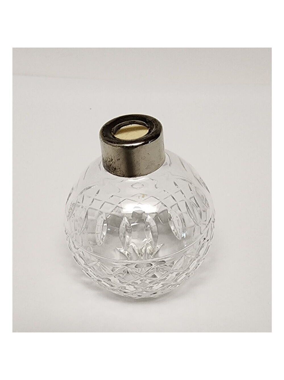 Lenox 1984 1st Annual Series Christmas Deep Cut Crystal Ornament